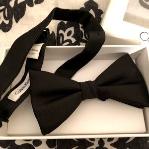 🛑 Calvin Klein Black Pre-Tied Bow Tie